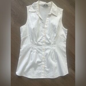 Banana Republic Sleeveless White Button-Down Collared Top